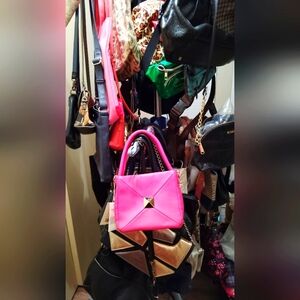 HANDBAG SHOW WORD 🌎🌎🌎🌎